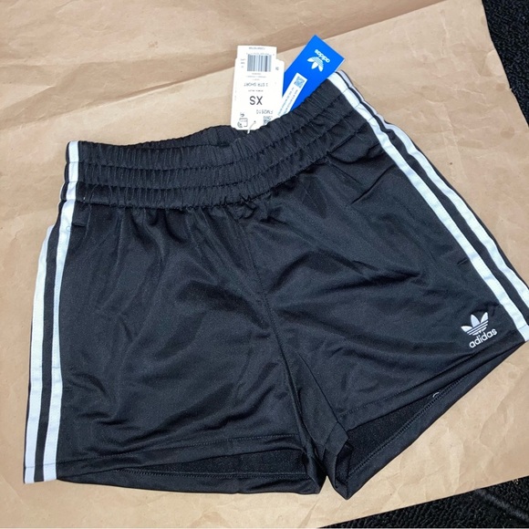 Adidas trefoil shorts - Picture 1 of 5